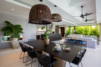 kerem luxury beachfront villas