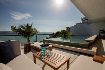 kerem luxury beachfront villas