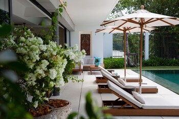 kerem luxury beachfront villas