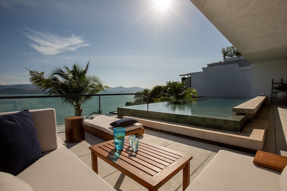 kerem luxury beachfront villas