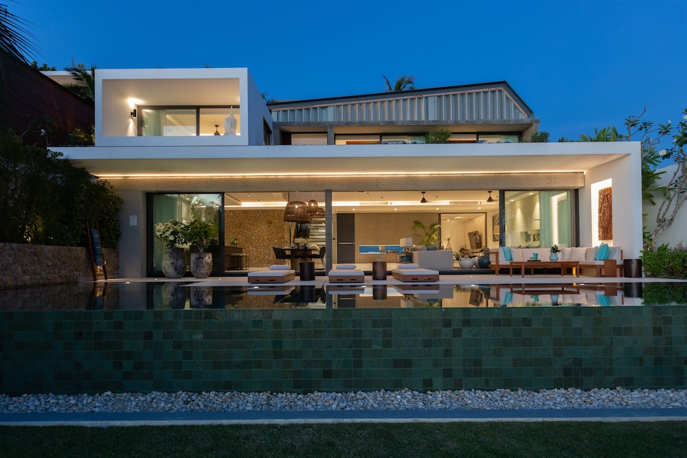 kerem luxury beachfront villas