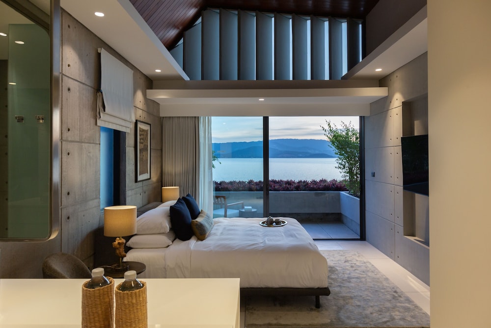 kerem luxury beachfront villas