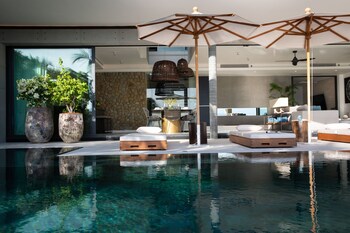 kerem luxury beachfront villas