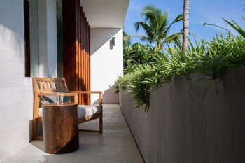 kerem luxury beachfront villas