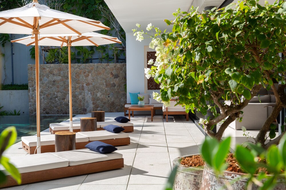 kerem luxury beachfront villas