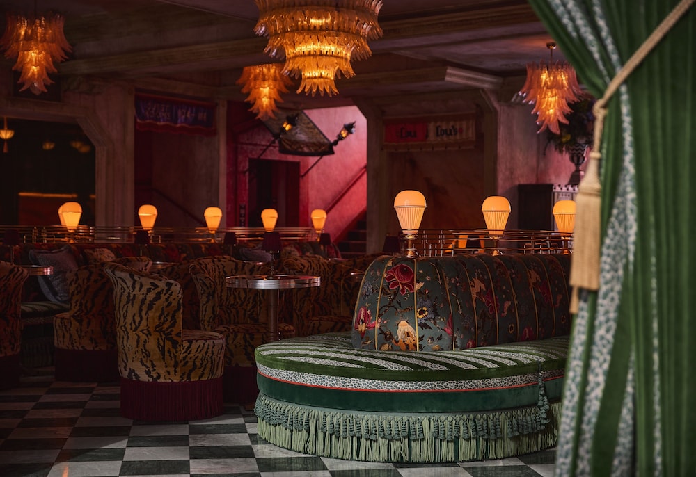 lafayette hotel and club