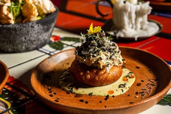 lafayette hotel and club