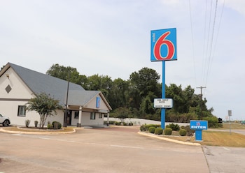 motel 6 alvin tx
