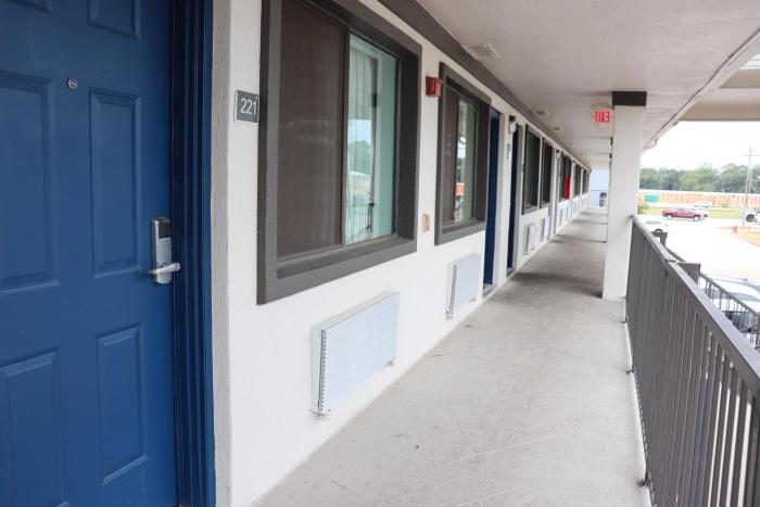 motel 6 alvin tx