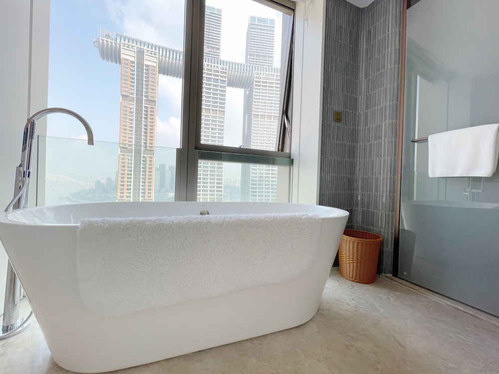 voco chongqing chaotianmen an ihg hotel