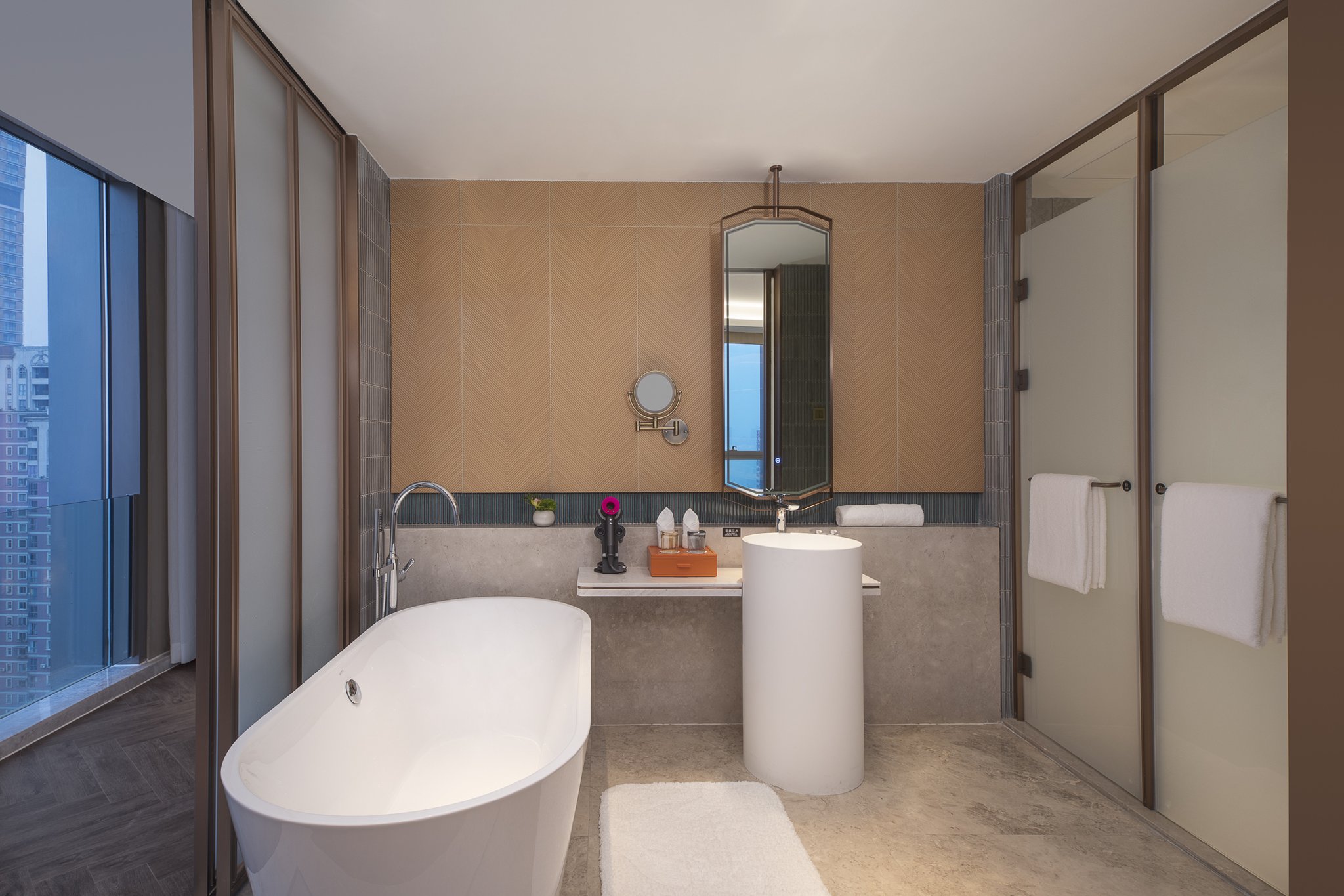 voco chongqing chaotianmen an ihg hotel