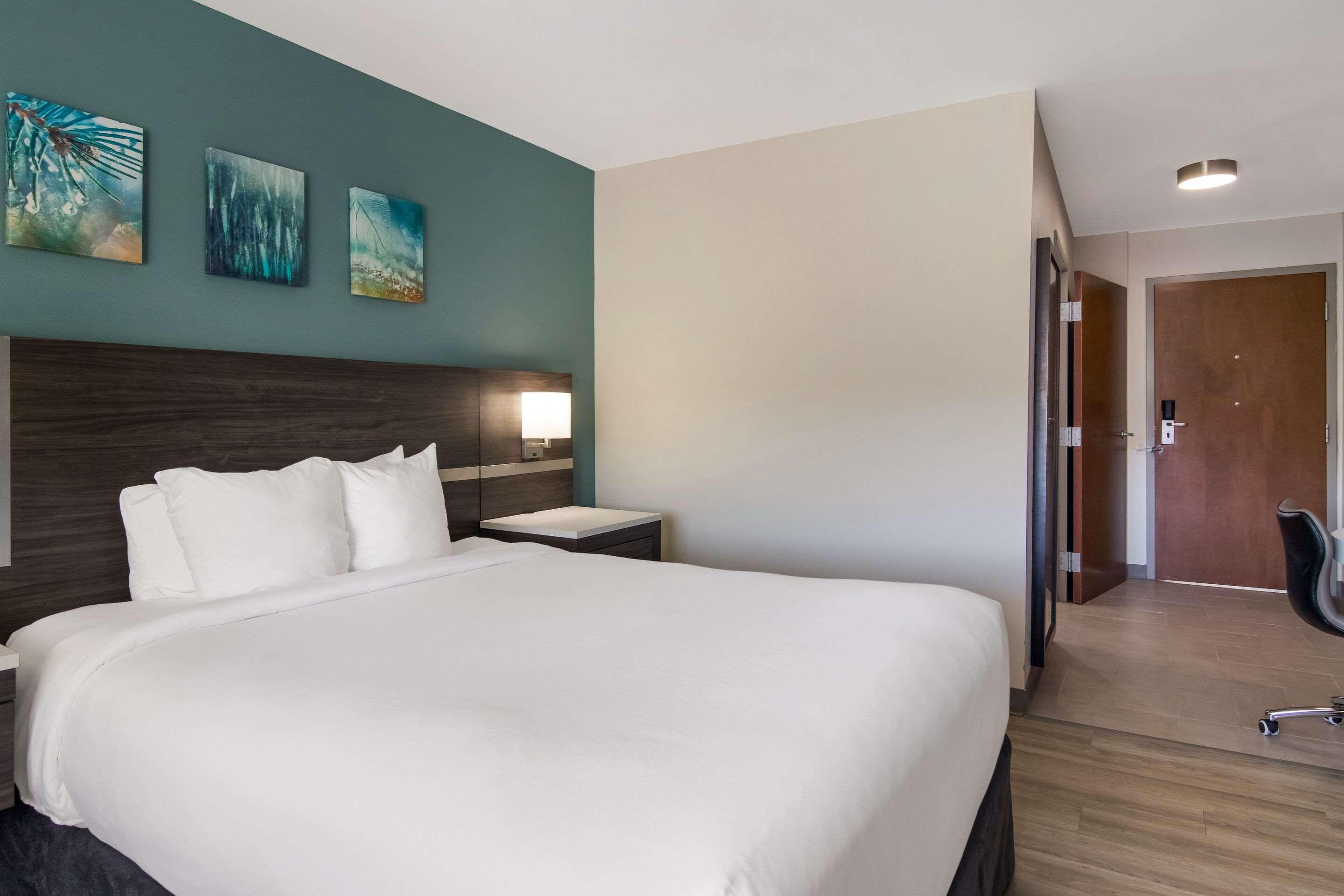 spark by hilton clarion