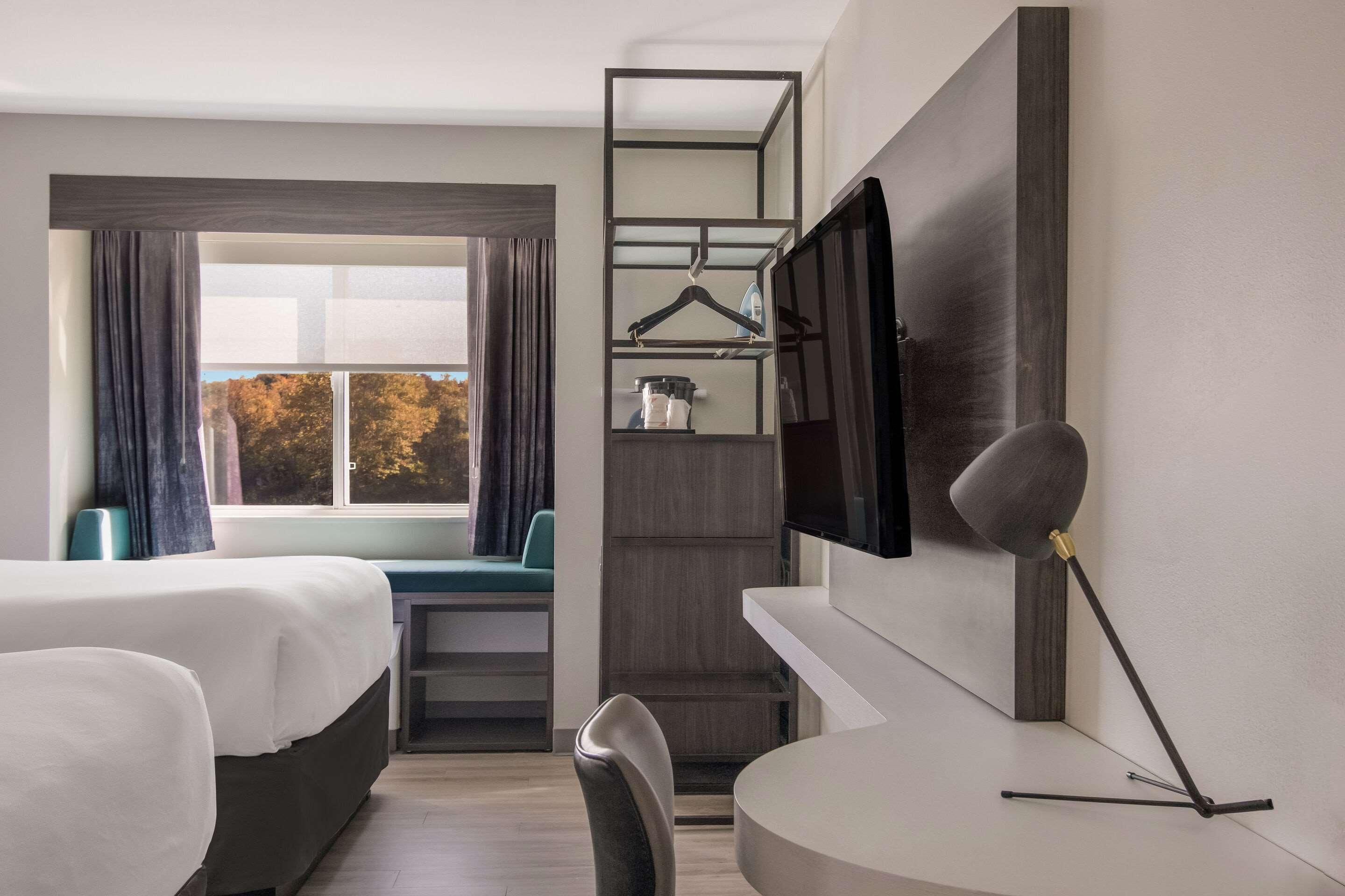 spark by hilton clarion