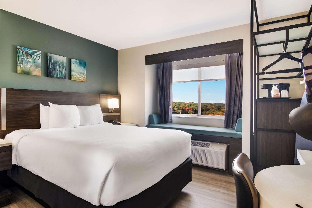 spark by hilton clarion