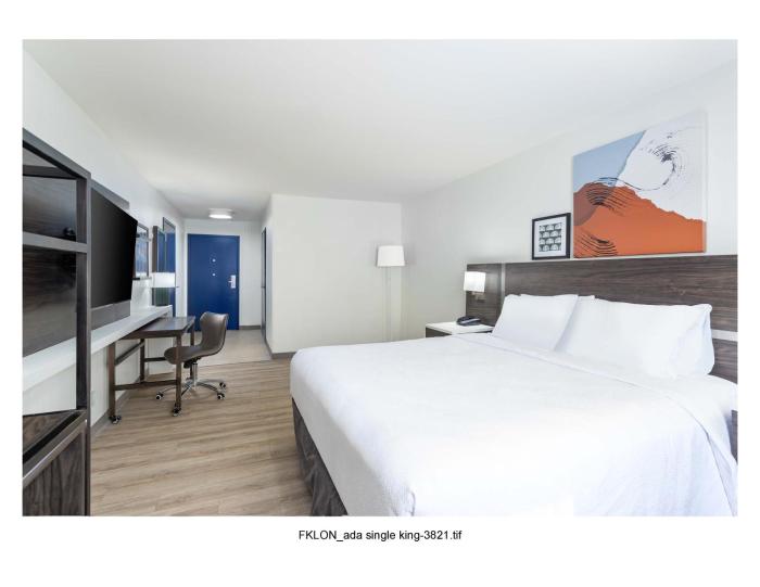 spark by hilton clarion