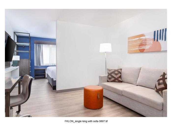 spark by hilton clarion