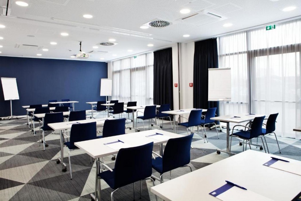holiday inn express furth an ihg hotel