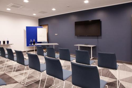 holiday inn express furth an ihg hotel