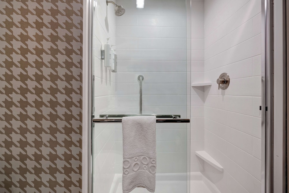 home2 suites by hilton galveston