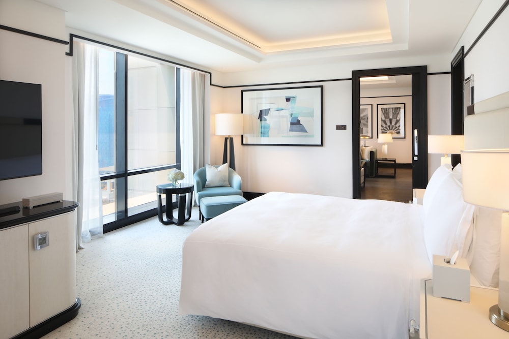 waldorf astoria doha west bay