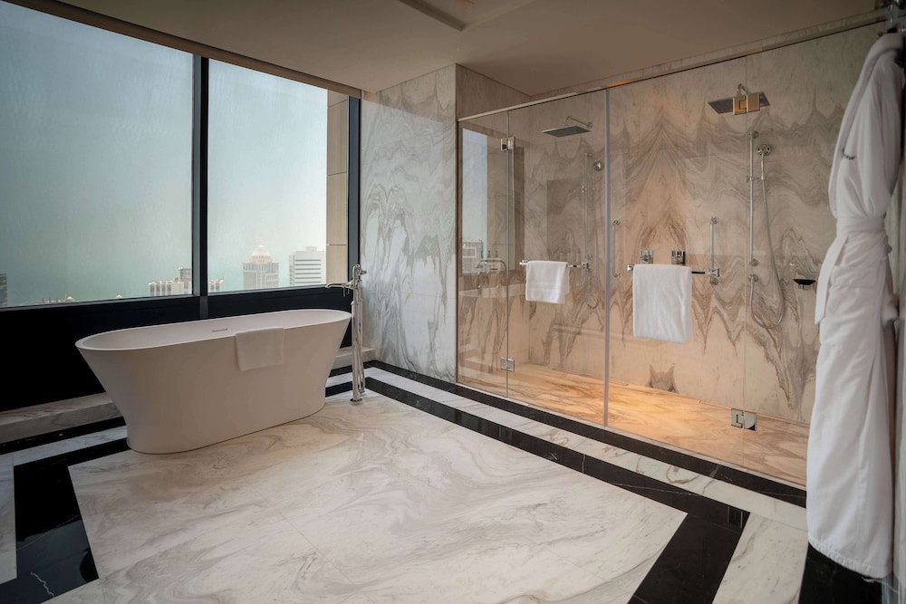 waldorf astoria doha west bay