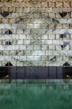 waldorf astoria doha west bay