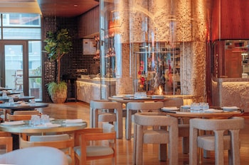 waldorf astoria doha west bay