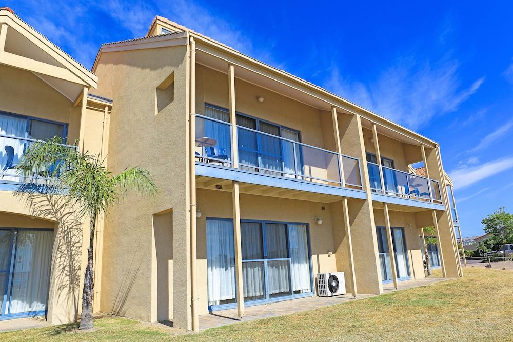 The Marina Hotel,,4 star