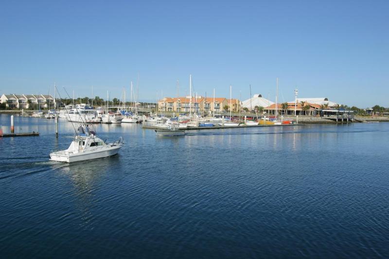 The Marina Hotel,,4 star