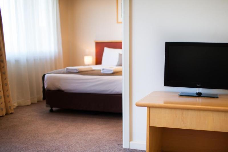 The Marina Hotel,,4 star