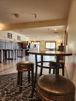 Luxury Inn And Suites,Keystone>>Dillon,2 star