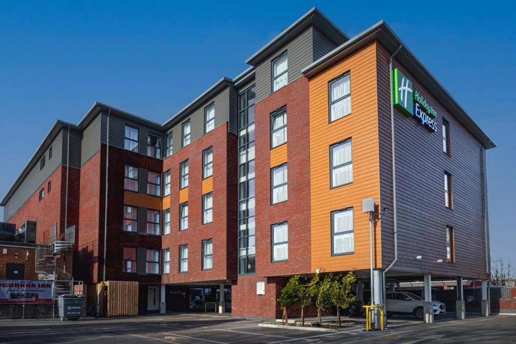holiday inn express fleet an ihg hotel
