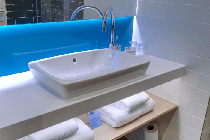 holiday inn express fleet an ihg hotel