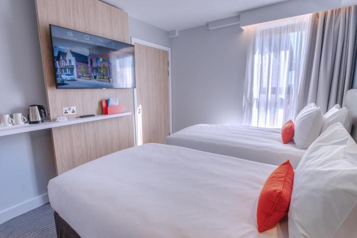 holiday inn express fleet an ihg hotel
