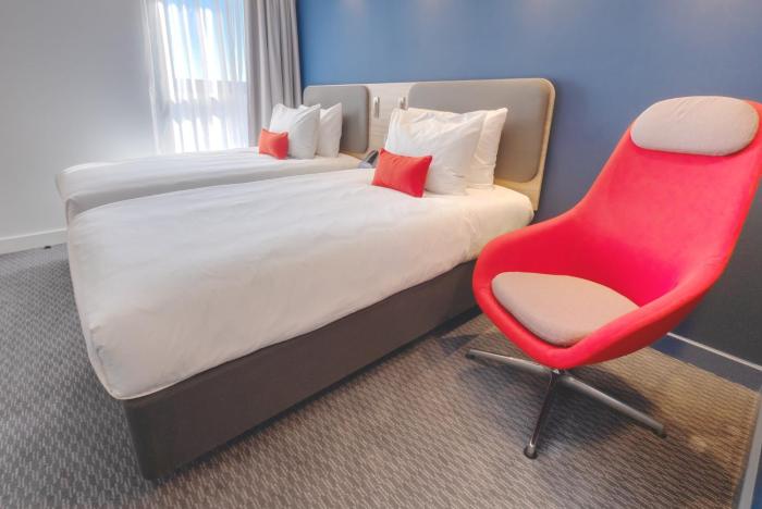 holiday inn express fleet an ihg hotel
