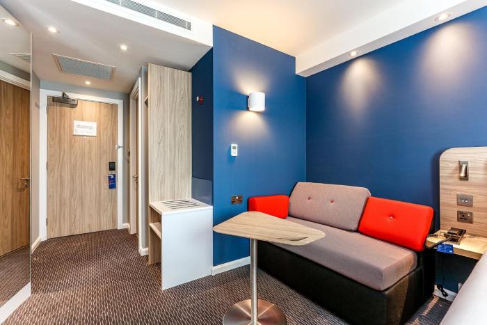 holiday inn express fleet an ihg hotel