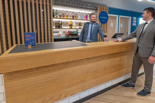 holiday inn express fleet an ihg hotel