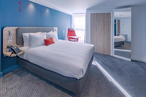 holiday inn express fleet an ihg hotel