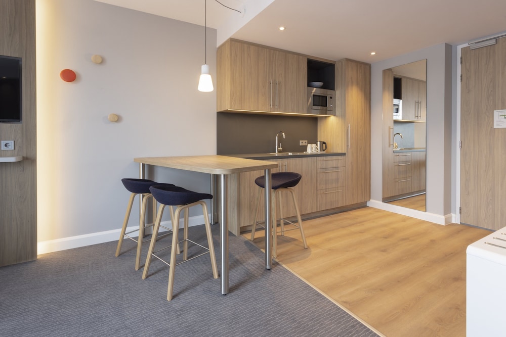 holiday inn express and suites deventer an ihg hotel