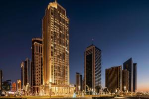 wyndham grand doha west bay beach