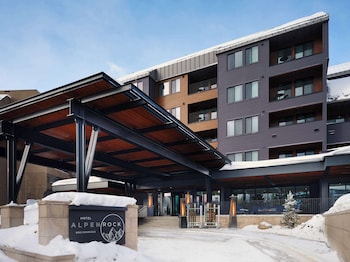 hotel alpenrock breckenridge curio collection by hilton