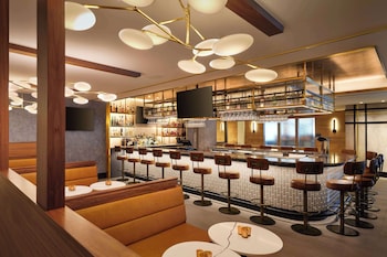 hotel alpenrock breckenridge curio collection by hilton
