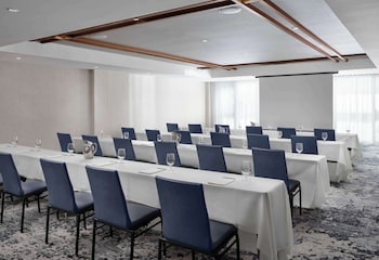 hotel alpenrock breckenridge curio collection by hilton