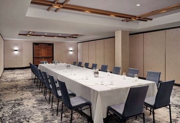 hotel alpenrock breckenridge curio collection by hilton