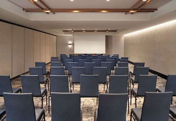 hotel alpenrock breckenridge curio collection by hilton