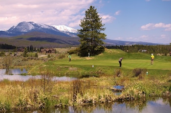 hotel alpenrock breckenridge curio collection by hilton