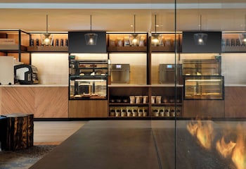 hotel alpenrock breckenridge curio collection by hilton