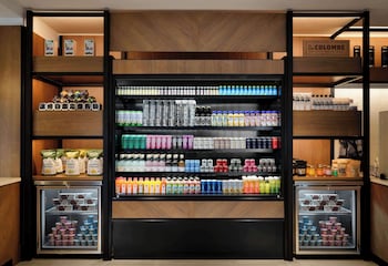 hotel alpenrock breckenridge curio collection by hilton