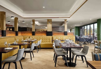 hotel alpenrock breckenridge curio collection by hilton
