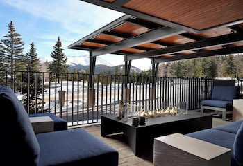 hotel alpenrock breckenridge curio collection by hilton